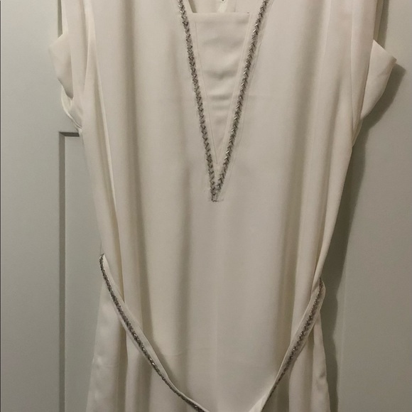 Beautiful white dress - Picture 14 of 16